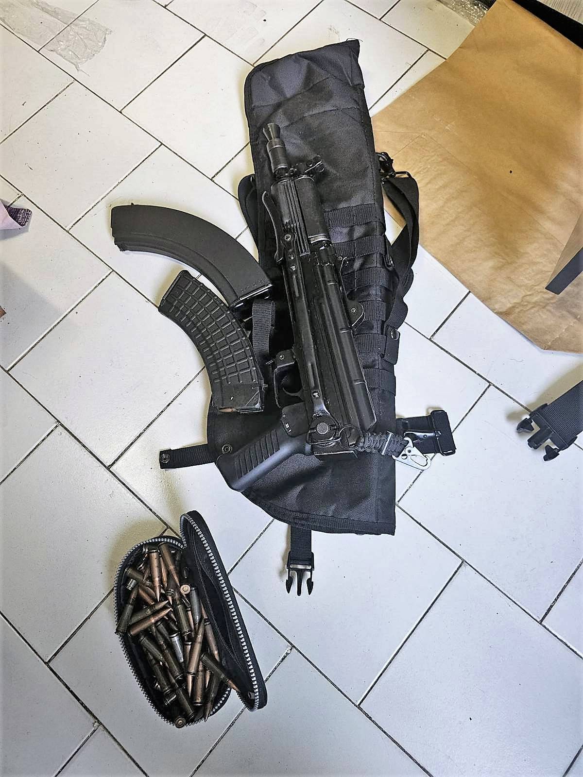  Незаконни оръжия 